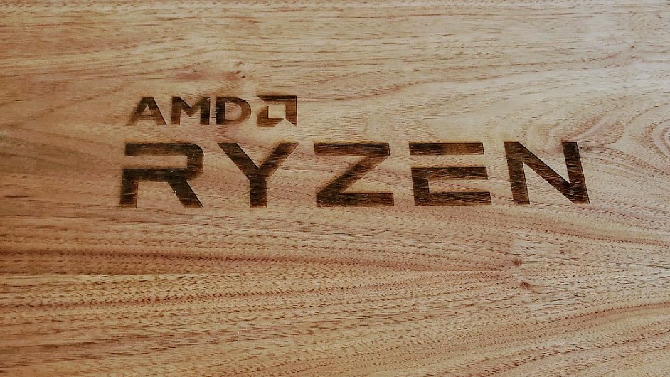 AMD Ryzen  logo na specilnm balen procesor pro recenzenty