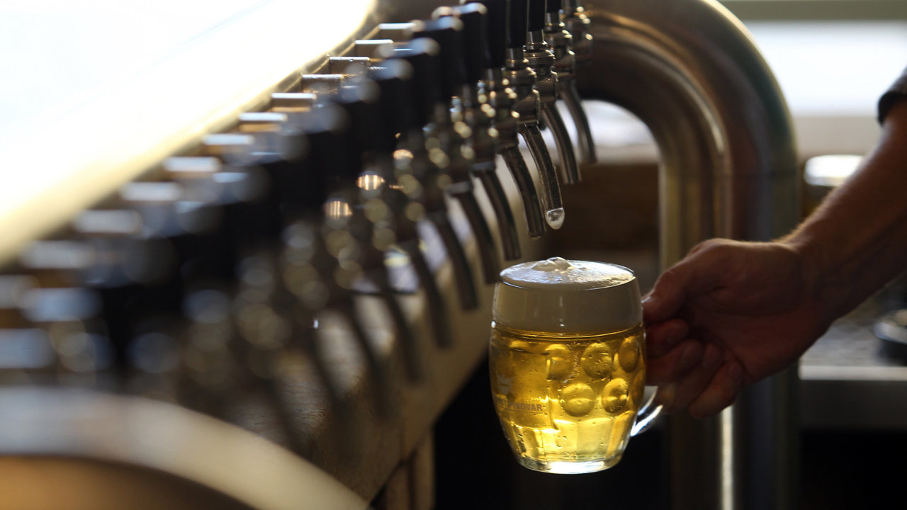 Výstav èeských pivovarù se loni zvýšil o 2,7 %.