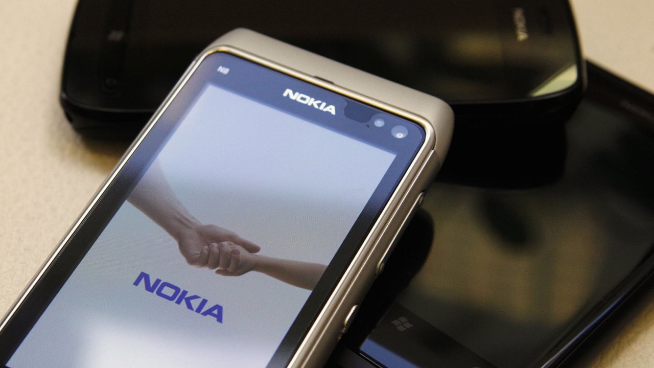 Nokia m dl vce ztrc na sv rivaly.