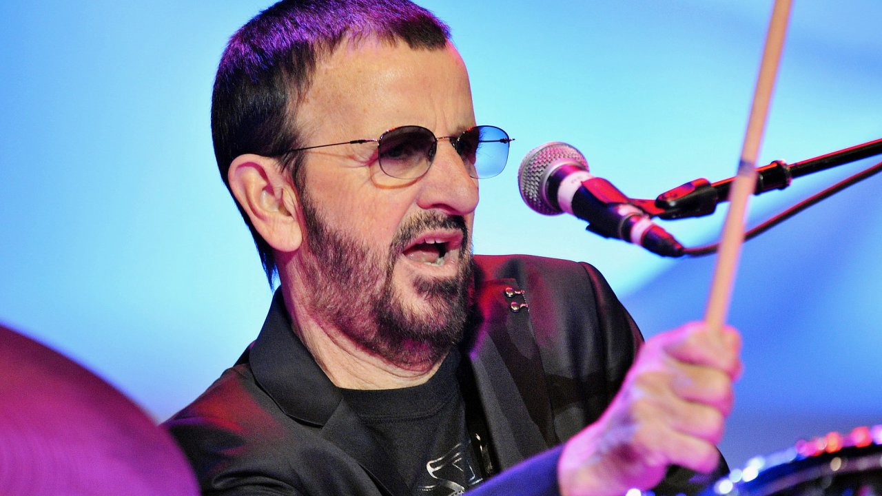 Ringo Starr hrl v Praze skladby ze svch slovch alb, hity Beatles i znm psn svch souasnch spoluhr