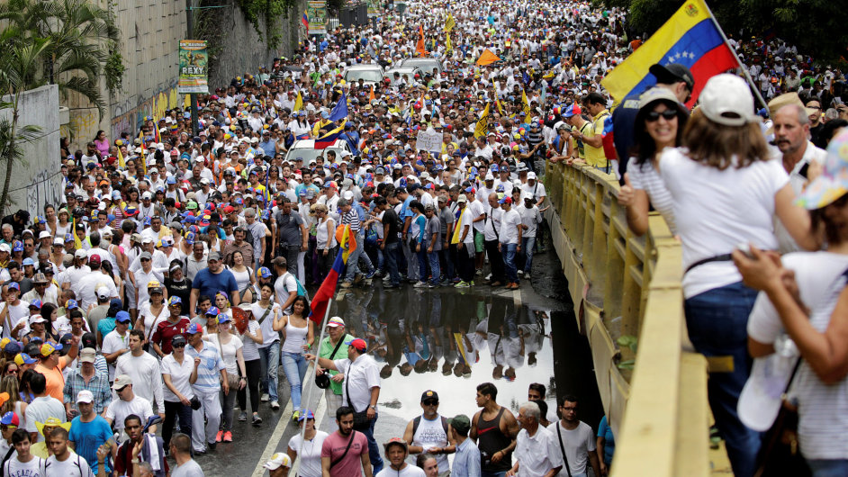 Demonstrace v Caracasu.