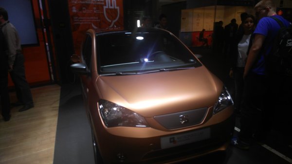 Samo�&iacute;diten&yacute; minibus i dom&aacute;c&iacute; p�st&iacute;rna bylinek. Firmy v&nbsp;Barcelon� p�edstavuj&iacute; sv&aacute; chytr&aacute; �e&scaron;en&iacute;