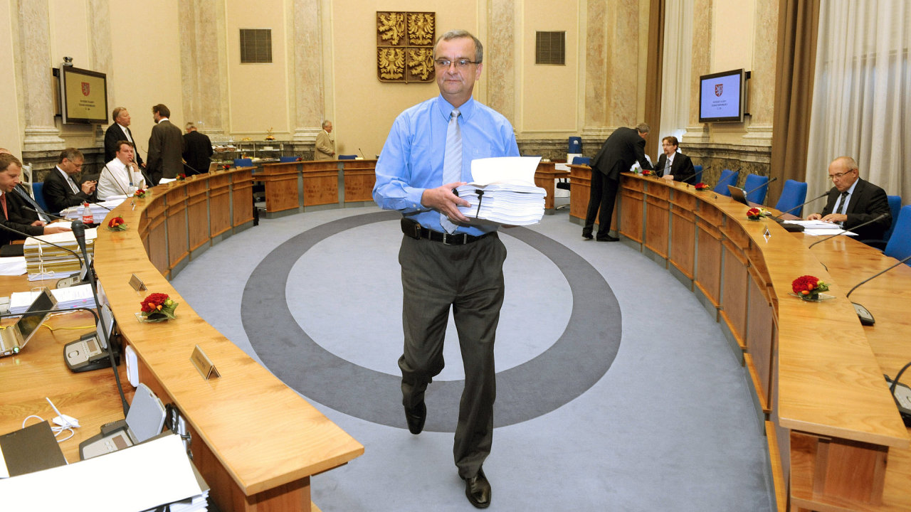 Ministr financí Miroslav Kalousek (TOP 09) na vládì - ilustraèní foto