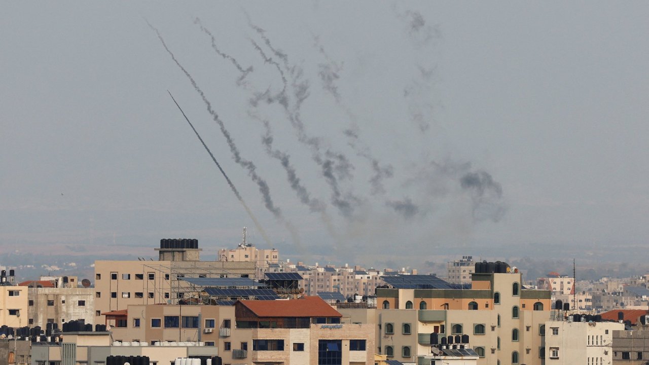Raketov toky na Izrael z Psma Gazy pokraovaly i v nedli.