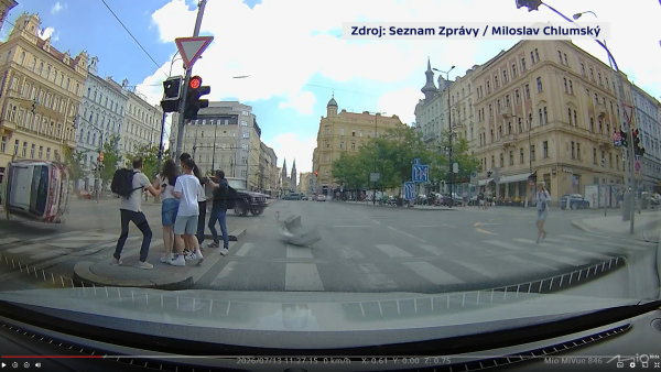 Policie po Turkov� nehod� vyhodnocuje z�znamy z kamer