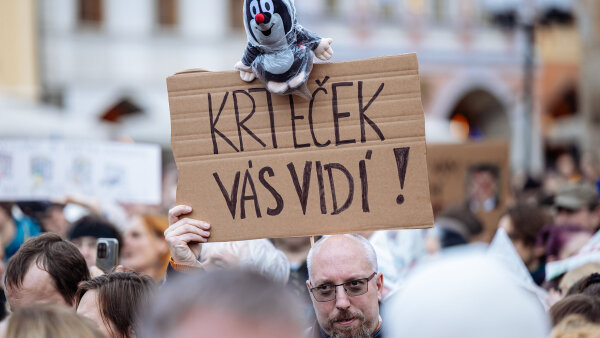 Demonstrace na podporu m�di� ve�ejn� slu�by
