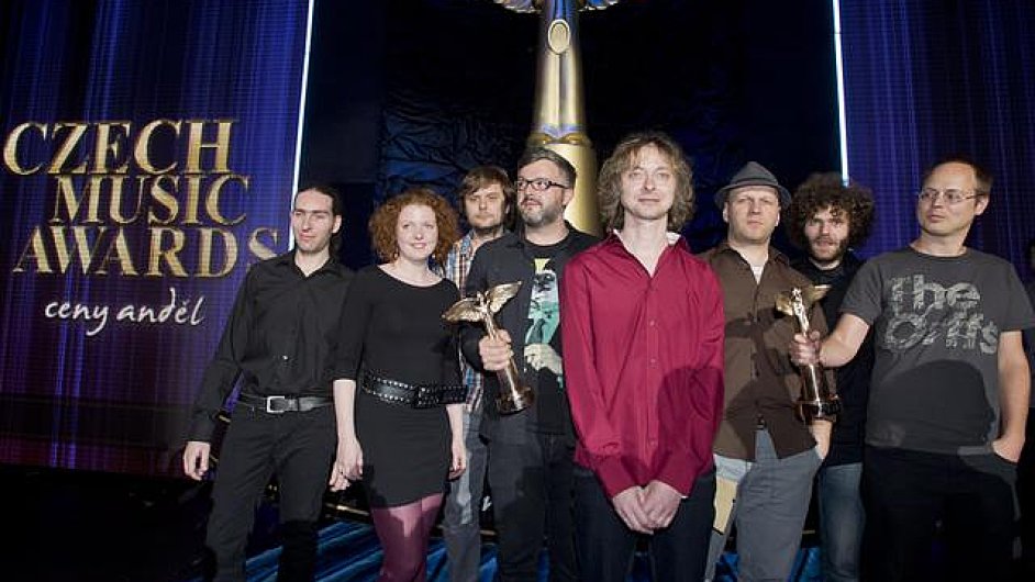 Brati Orffov zskali Andla za skupinu roku i album roku.
