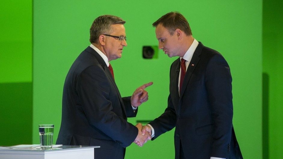 Polsko vol mezi Bronislawem Komorowskm a Andrzejem Dudou.
