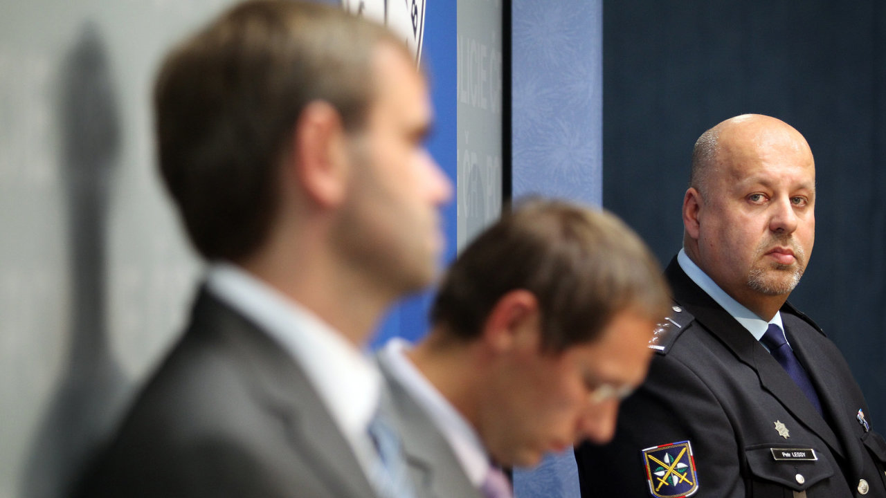 Policejn prezident Petr Lessy na tiskov konferenci