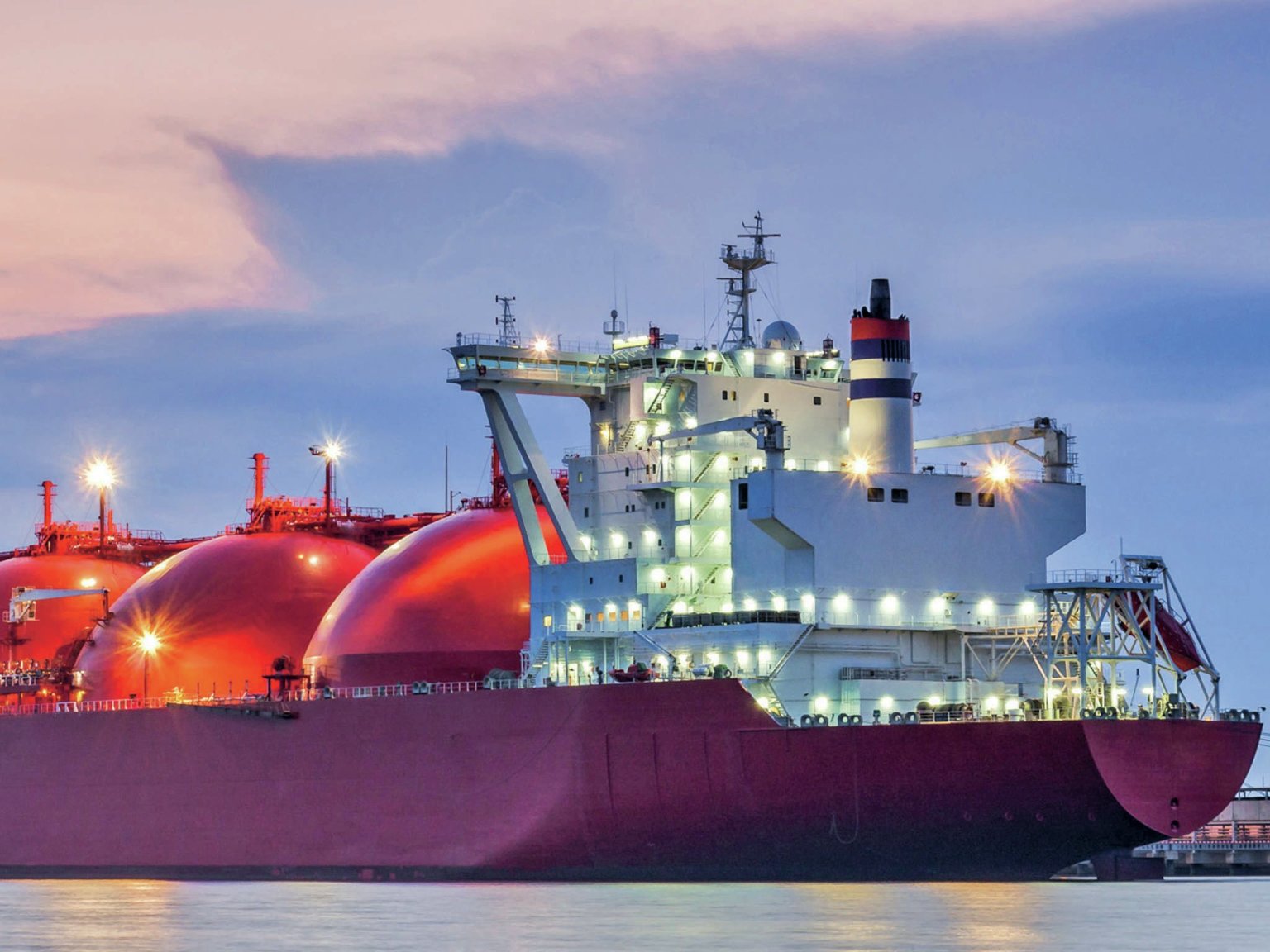 Evropa se místo potrubního plynu z Ruska chce spolehnout na dodávky LNG pomocí tankerù.