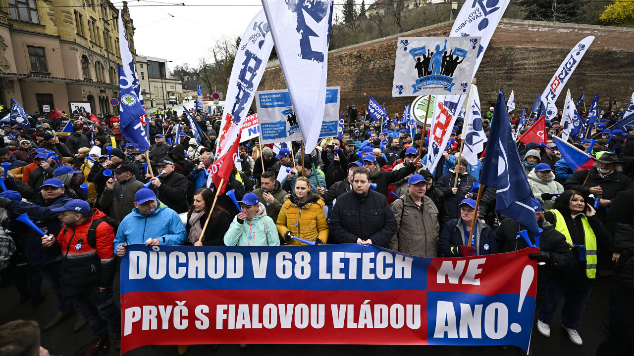 Demonstrace odborovho svazu KOVO proti dchodov reform v Praze z 29. bezna 2023..