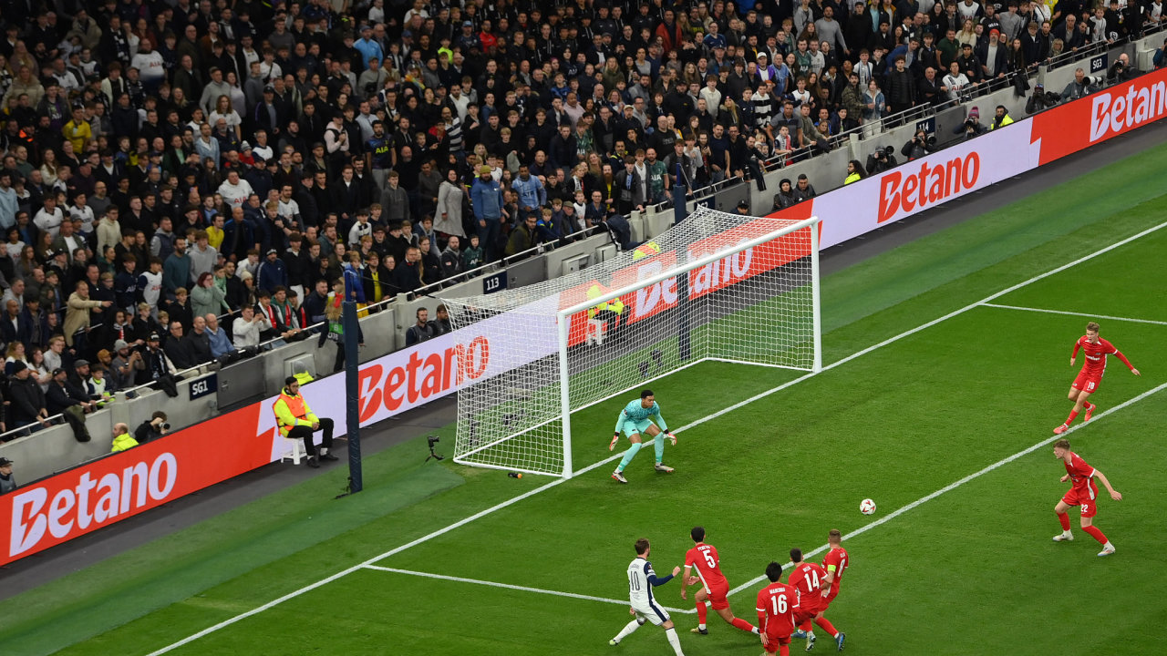 Tottenham Hotspur vs. AZ Aklmaar  UEFA Europa League 2024/25