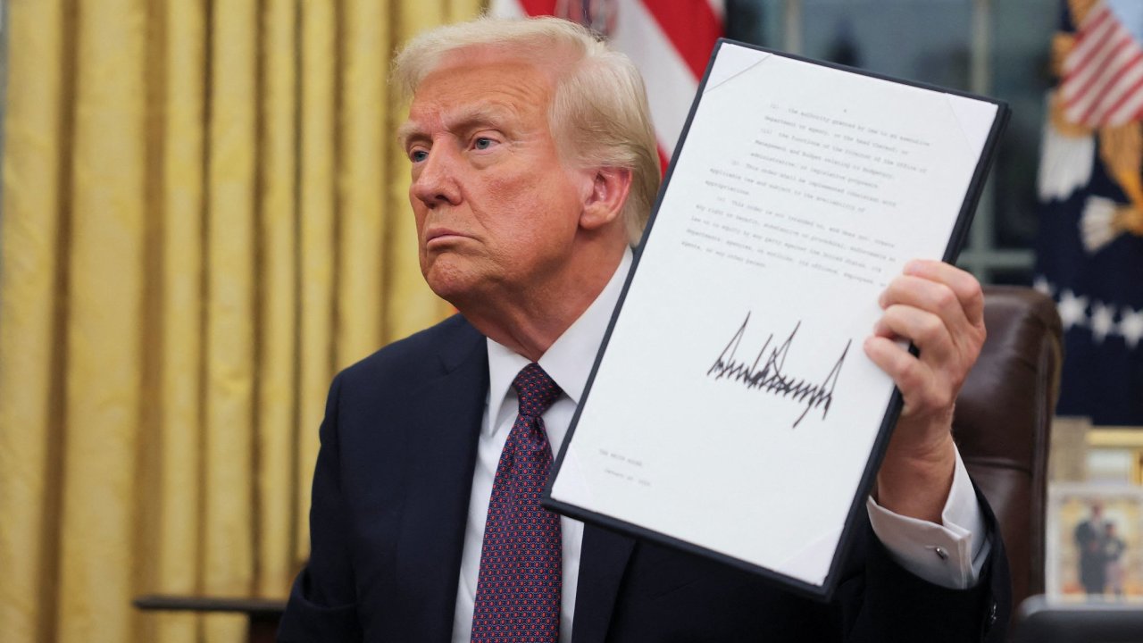 Strach z Trumpova podpisu. EU chce odvrtit ppadn prezidentm vnos o zaveden cel.
