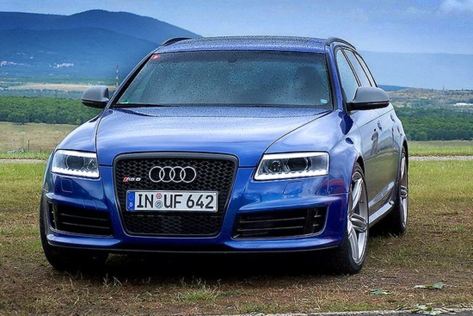 957110131_audi_rs6_avant_11_550x367_.jpg