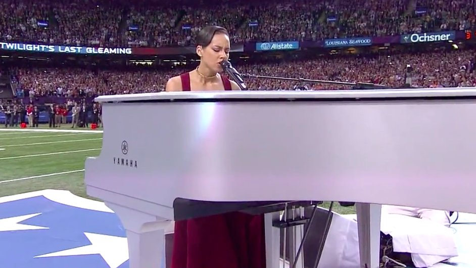 Americkou hymnu na Super Bowlu zpvala Alicia Keys.