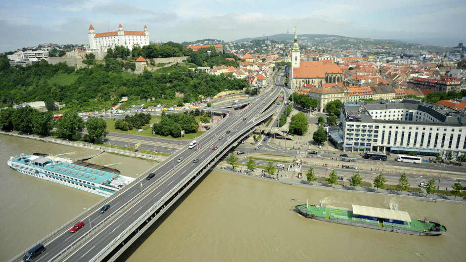 Dunaj v Bratislav pekonal historick maximum.