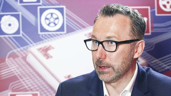 Sean Culey: levn&aacute; pracovn&iacute; s&iacute;la u� v&aacute;m nebude sta�it, roboti budou pro Z&aacute;pad brzy v&yacute;hodn�j&scaron;&iacute;