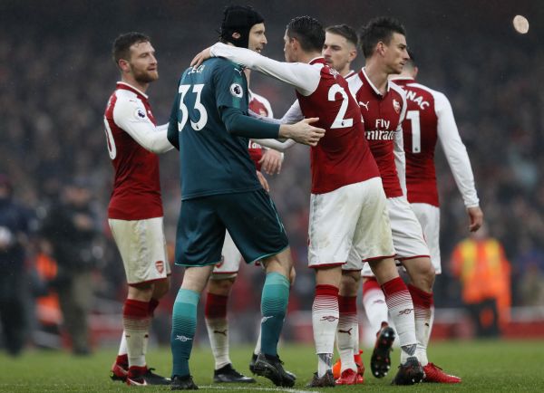 Arsenal ovl&aacute;dl derby s Tottenhamem, Kane na �echa nevyzr&aacute;l