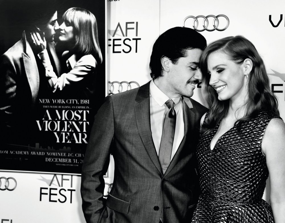 Jessica Chastain a Oscar Isaac se poprvé potkali před kamerou ve filmu Válka bez pravidel v roce 2014.