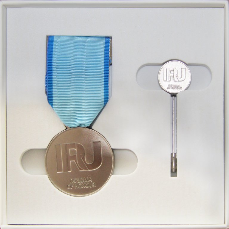Medaile IRU pro øidièe.