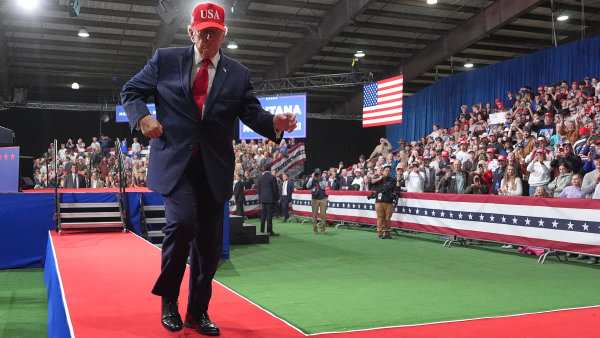 �Nejsem velk�m fanou�kem Zelensk�ho,� �ekl Trump v rozhovoru s televizn�...