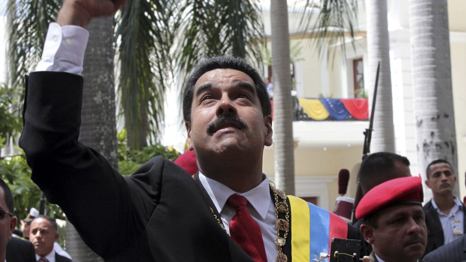 Venezuelsk prezident Nicols Maduro by Ameriana Snowdena ve sv zemi pijal.