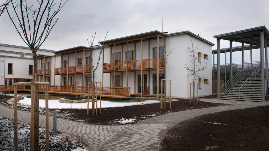 Domov pro seniory v Modicch u Brna je pkladem budovy provozovan mstem, je spluje poadavky nulov stavby.