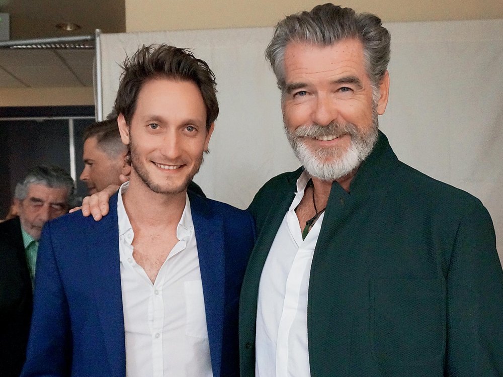 ...okouzlil Pierce Brosnana...