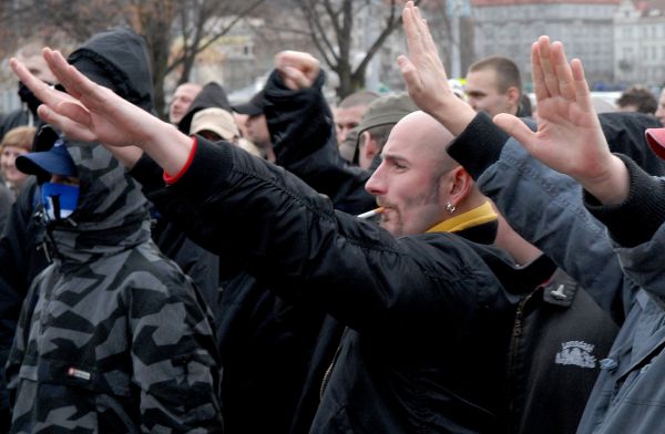 Ilustrační foto - neonacisté