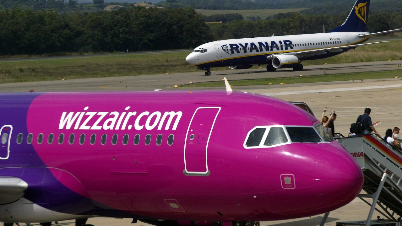 Rivalov z Wizz Airu a Ryanairu