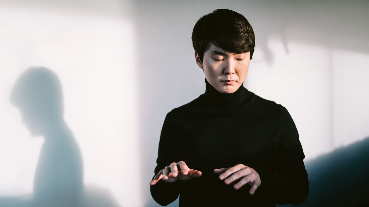 Seong-Jin Cho se na Prask jaro vrt po osmi letech. V roce 2016 tu debutoval jako erstv vtz Chopinovy soute ve Varav.