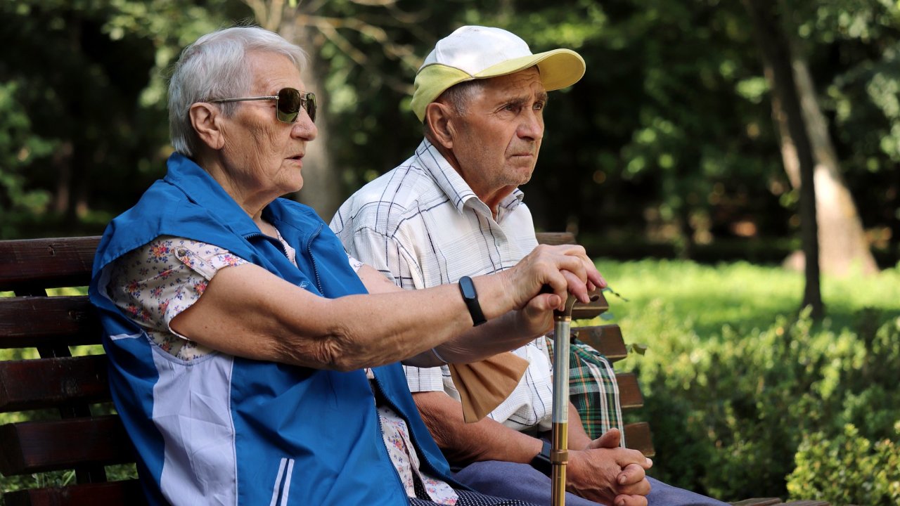 Ekonom, penzisti, d�chodci, penzijn� fondy