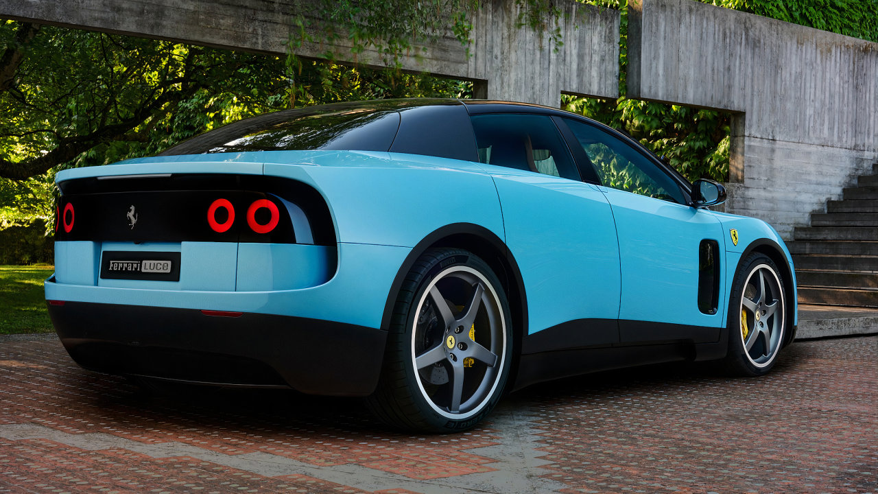 Ferrari Luce, prvn� elektrov�z slavn� automobilky jej� fanou�ci v�bec nep�ijali s nad�en�m.