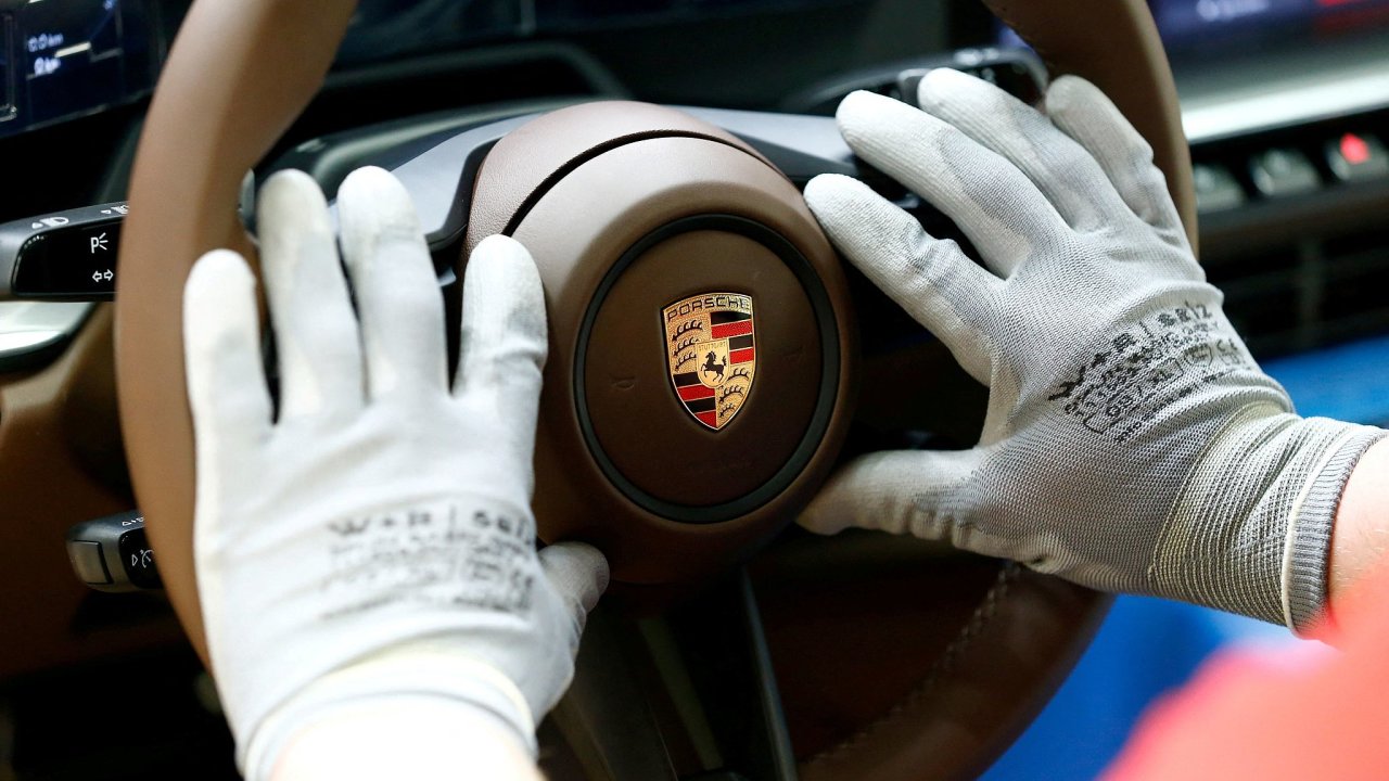 Původní úlohu automobilky Porsche v koncernu VW přebírá automobilka Škoda...