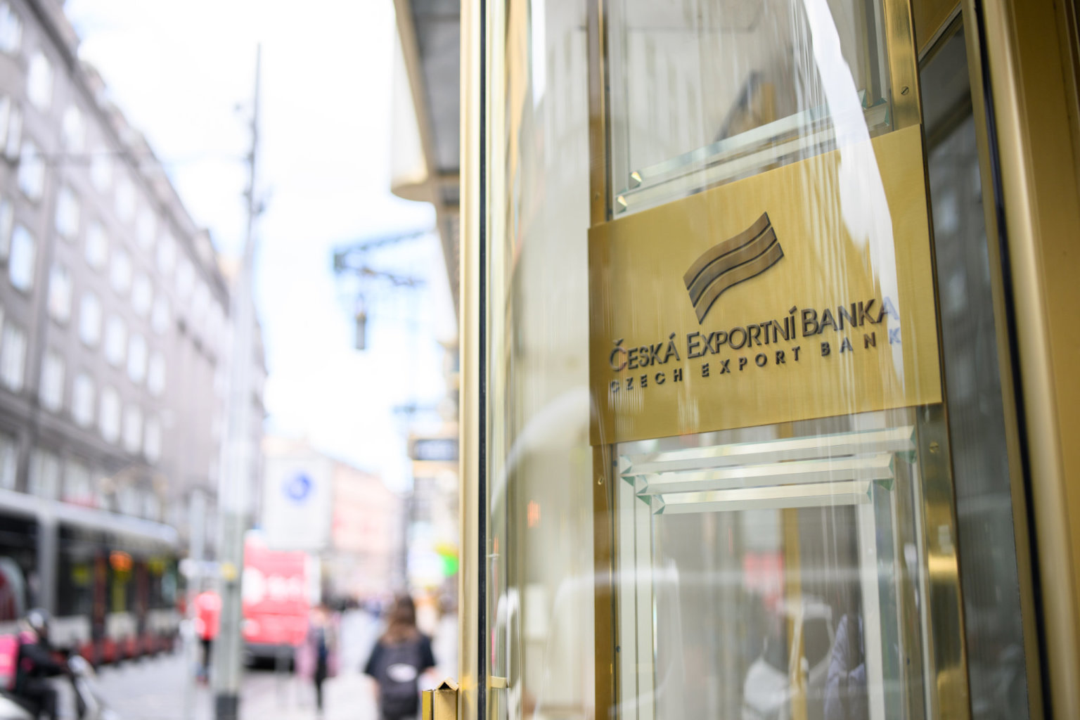 �EB nab�z� �v�r na�zvy�ov�n� konkurenceschopnosti. Financovat lze stroje...