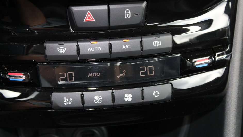 Automatick klimatizace u Peugeotu 208