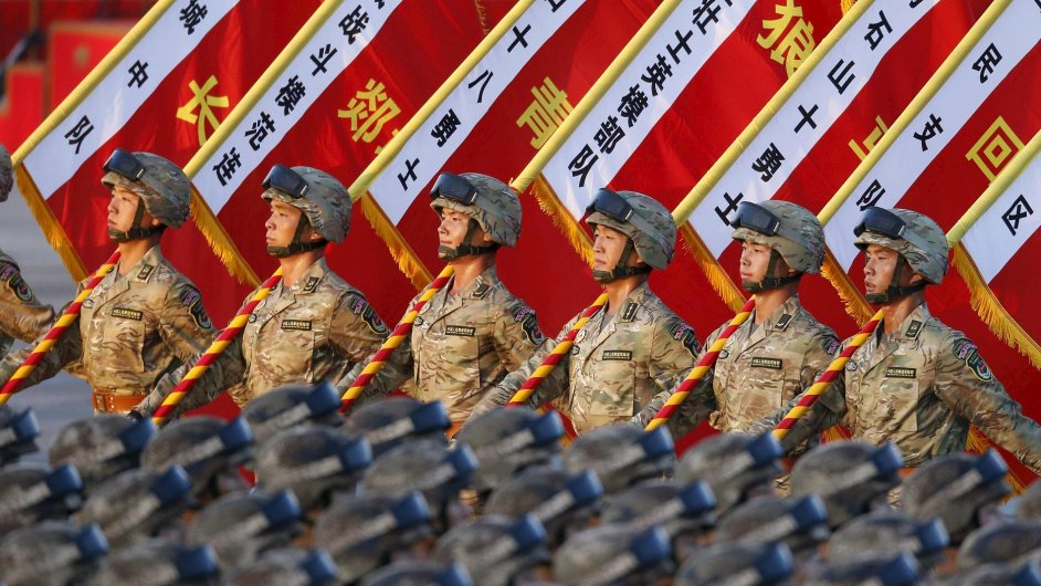 Pekingem prola vojensk pehldka k vro konce vlky.
