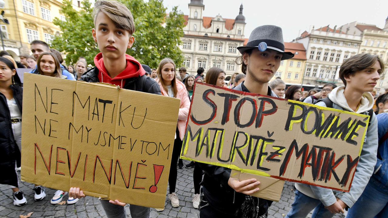 Matematika není mezi støedoškoláky pøíliš oblíbená. Loni v øíjnu proti povinné maturitì z tohoto pøedmìtu dokonce protestovali v centru Prahy.