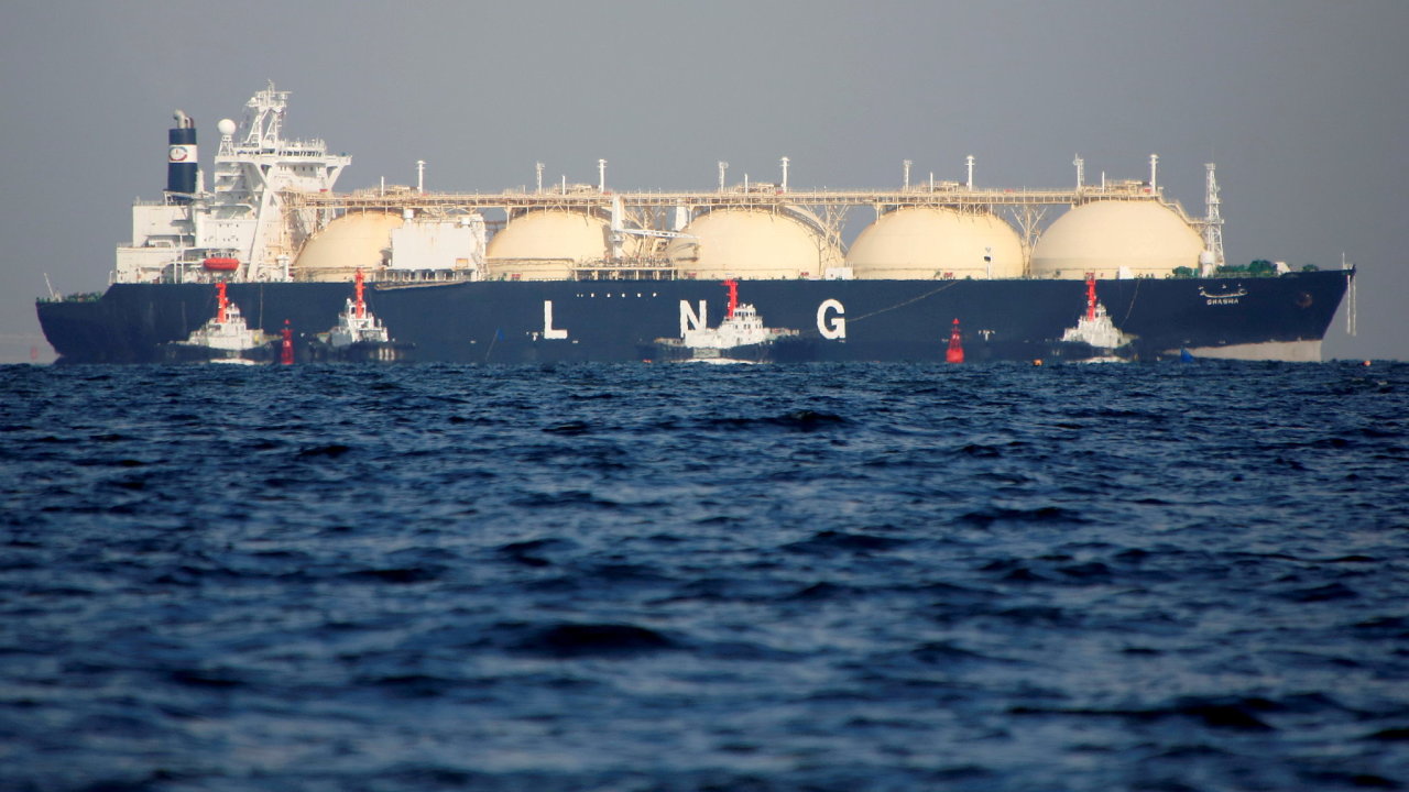 Tanker se zkapalnìným plynem LNG.