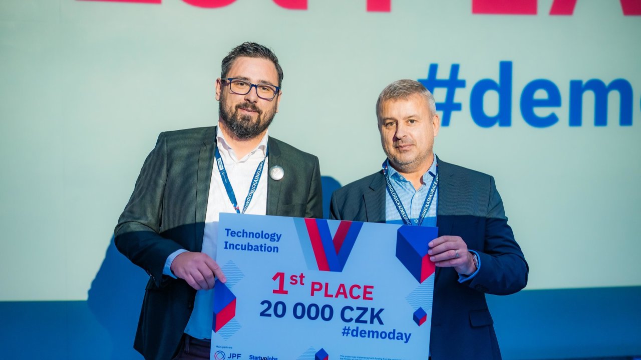 Jn Mucha, CEO vtznho startupu Scicake a Milan paek z JPF Czech