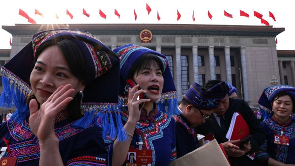 Jeden lid, jedna čínská říše. Peking schválil zákon o posílení národní identity, podle kritiků oslabí menšiny