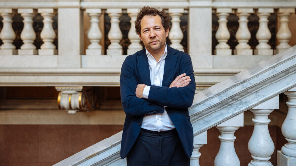 Profesor Oleg Itskhoki z Harvardovy univerzity.