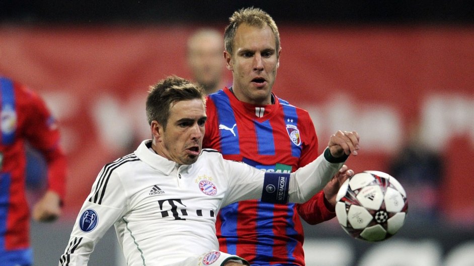 Stanislav Tecl z Plzn (vpravo) a Philipp Lahm z Bayernu
