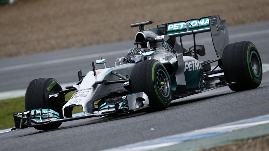 Nico Rosberg na Mercedesu pi testech v Jerezu