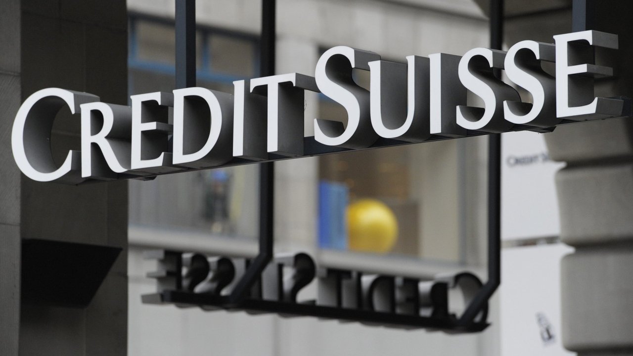 Zisk banky Credit Suisse za prvn tvrtlet pekonal odhady analytik.