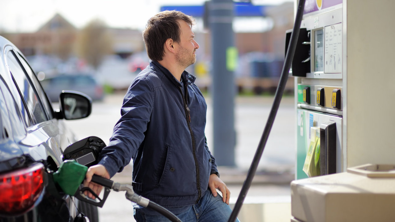 Ministr financí Zbynìk Stanjura z ODS znovu pohrozil diktováním marží, a tedy i cen u pohonných hmot.