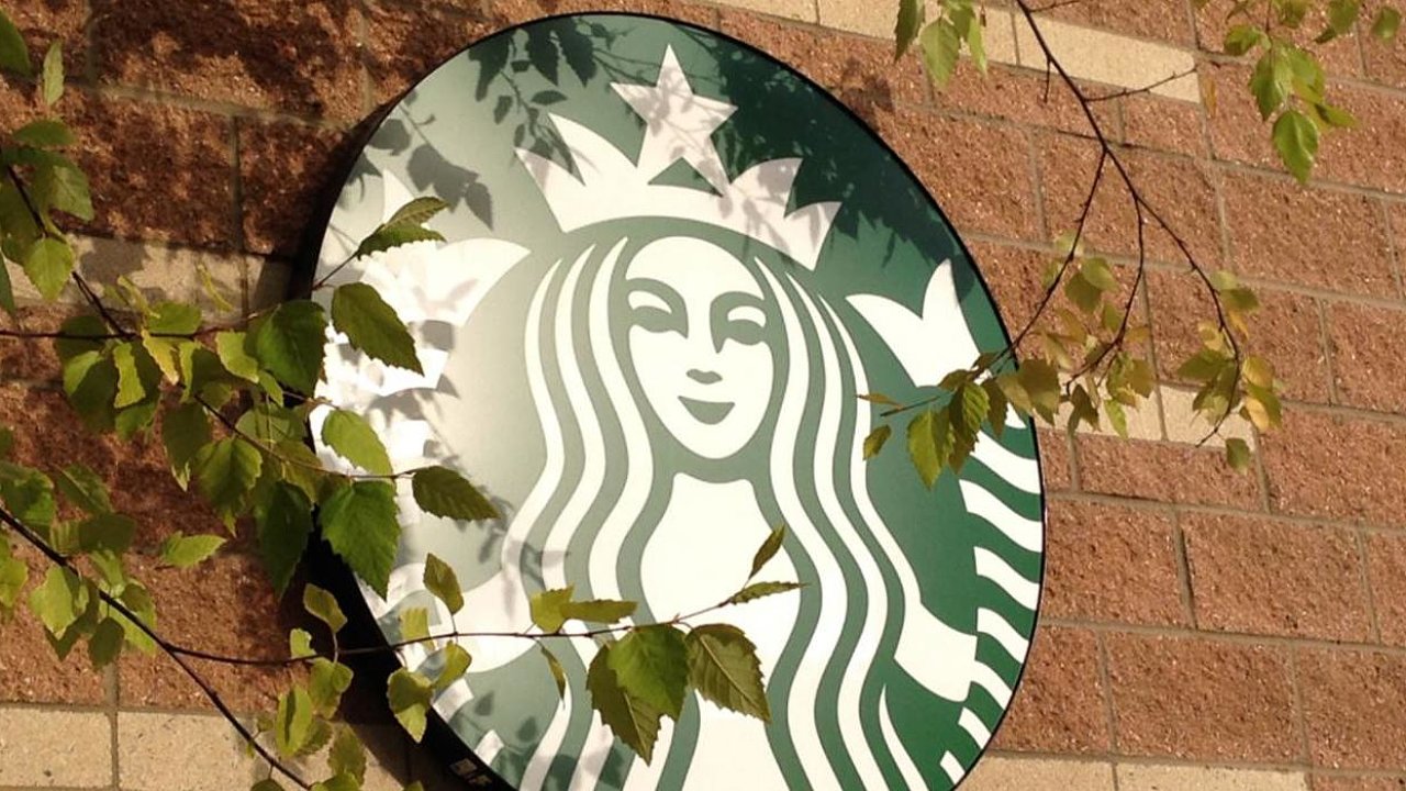 Logo společnosti Starbucks míří na web3 a do světa NFT.