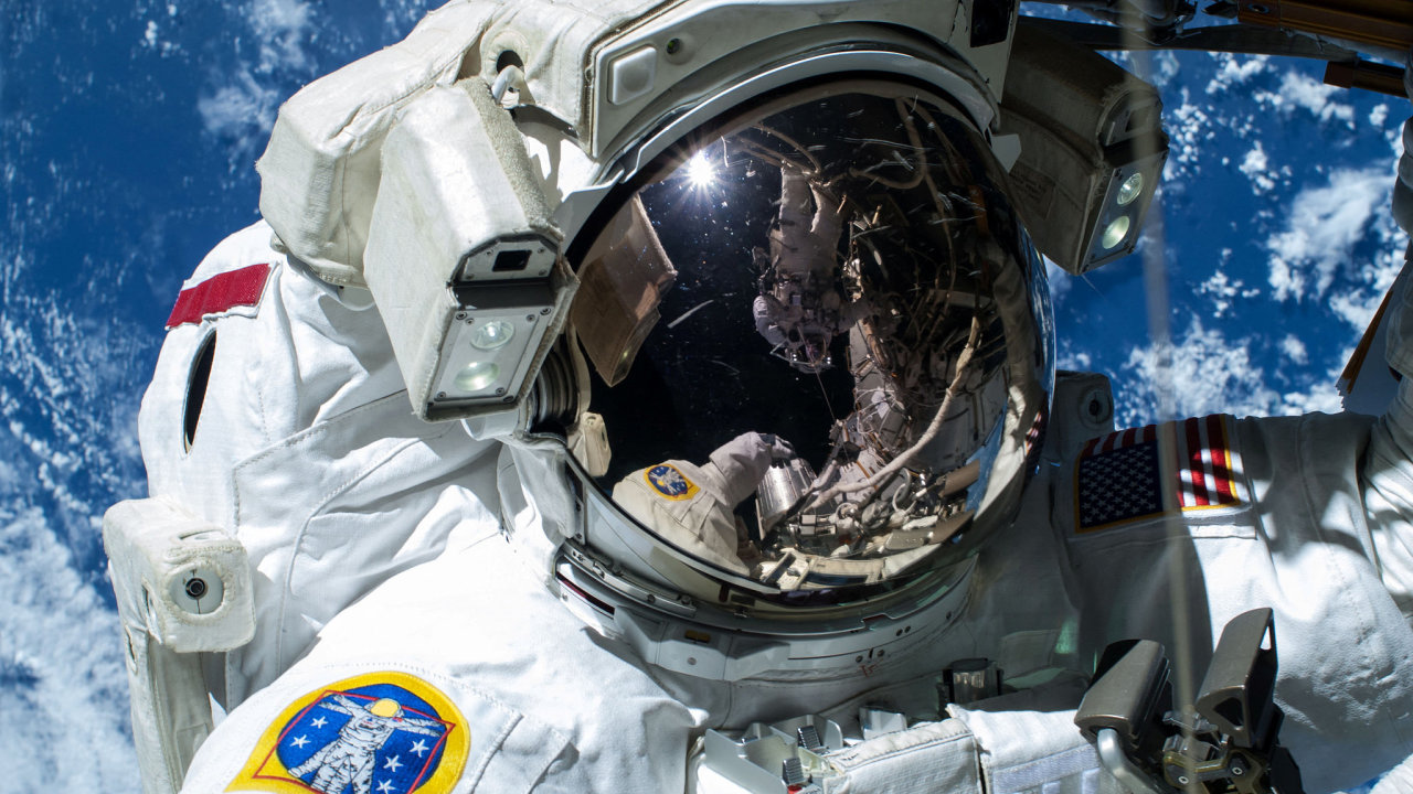 NASA se s partnery v programu ISS dve dohodla, e vesmrn stanice sputn na konci minulho stolet bude z orbity staena v roce 2030 za pomoci specilnho plavidla od SpaceX.