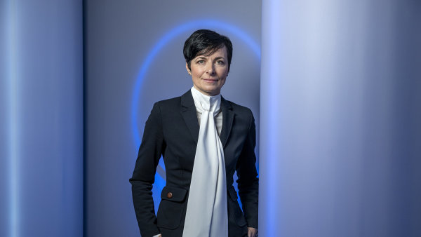 Lenka Brad��ov�