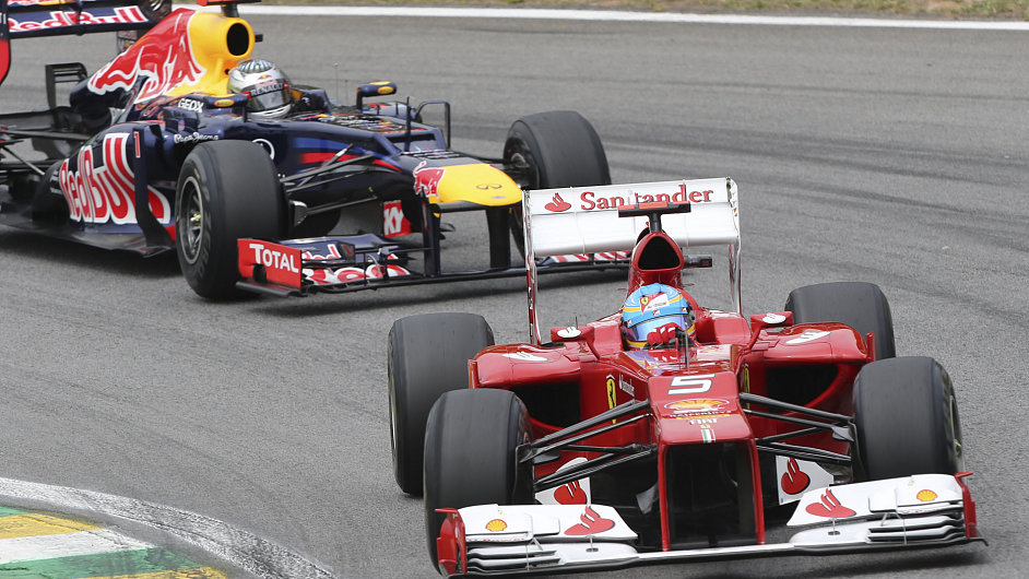 Fernando Alonso a Sebastian Vettel v kvalifikaci na Velkou cenu Brazlie
